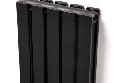 Linear Radiators Linear Vertical Detail Black